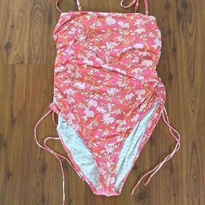 Lilly Pulitzer pink floral one piece swimsuit bathing suit size XL ruched sides